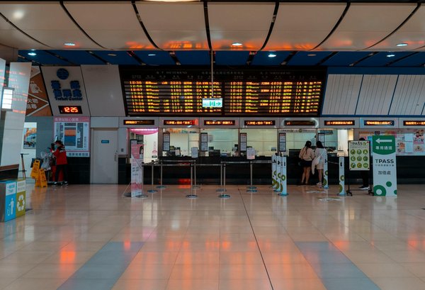 Exploring British Cinema"s Rich Heritage: Discover the History of Film Studios Through Guided Tours